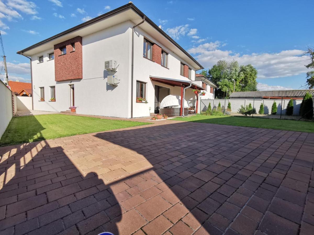 Apartment J&D Dunajská Streda Dış mekan fotoğraf