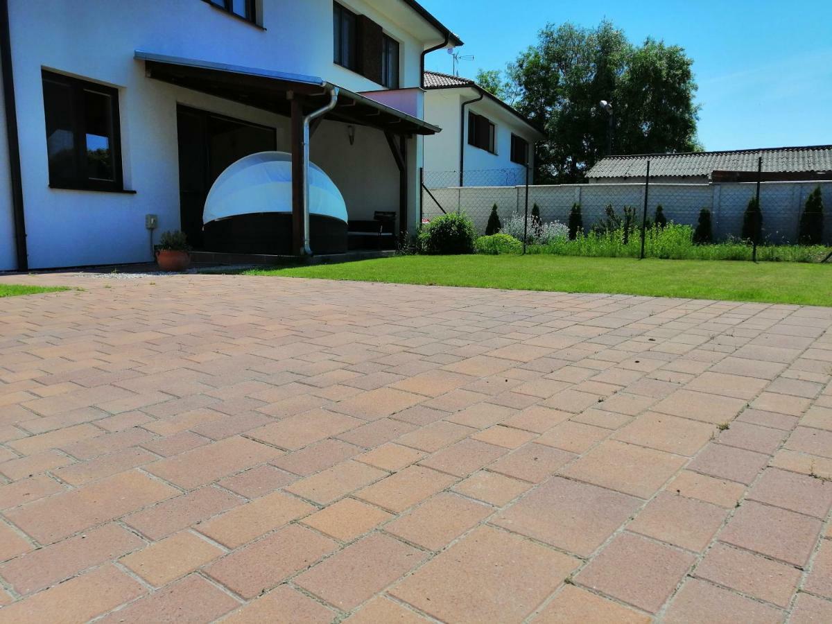 Apartment J&D Dunajská Streda Dış mekan fotoğraf