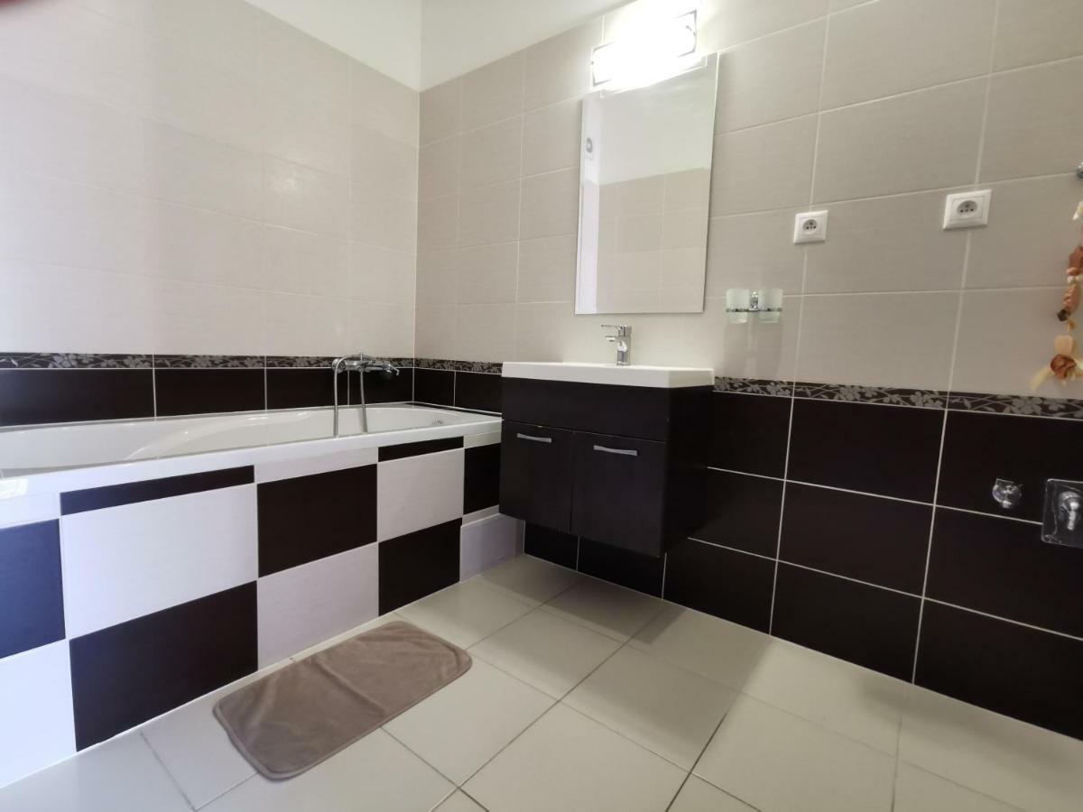 Apartment J&D Dunajská Streda Dış mekan fotoğraf